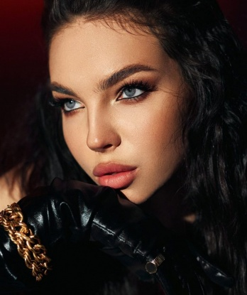 Алёна, 19 лет, 4 размер груди